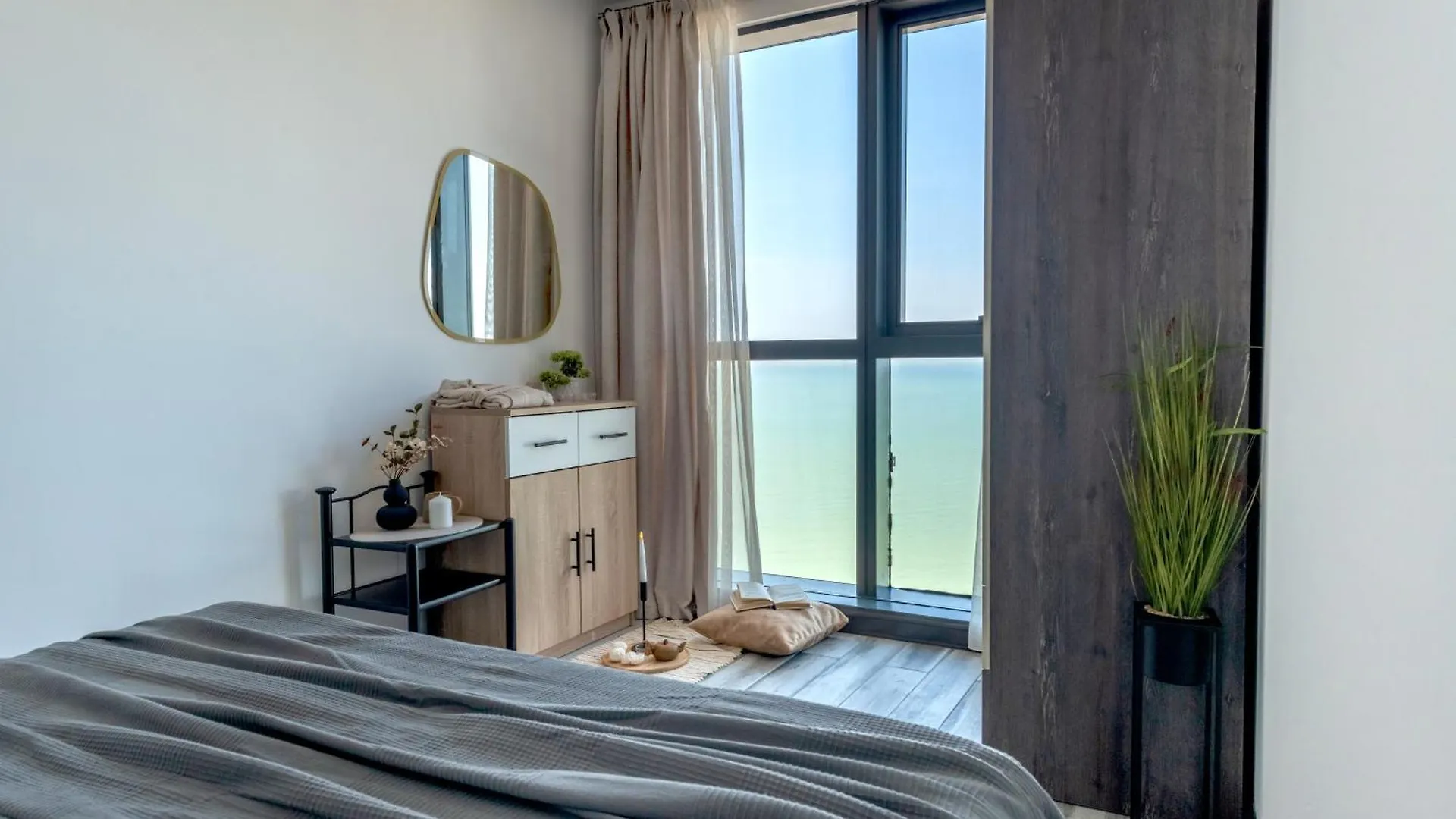 Coastal Oasis - Sea View Porta Batumi 2 Bedroom Apartment Gruzie