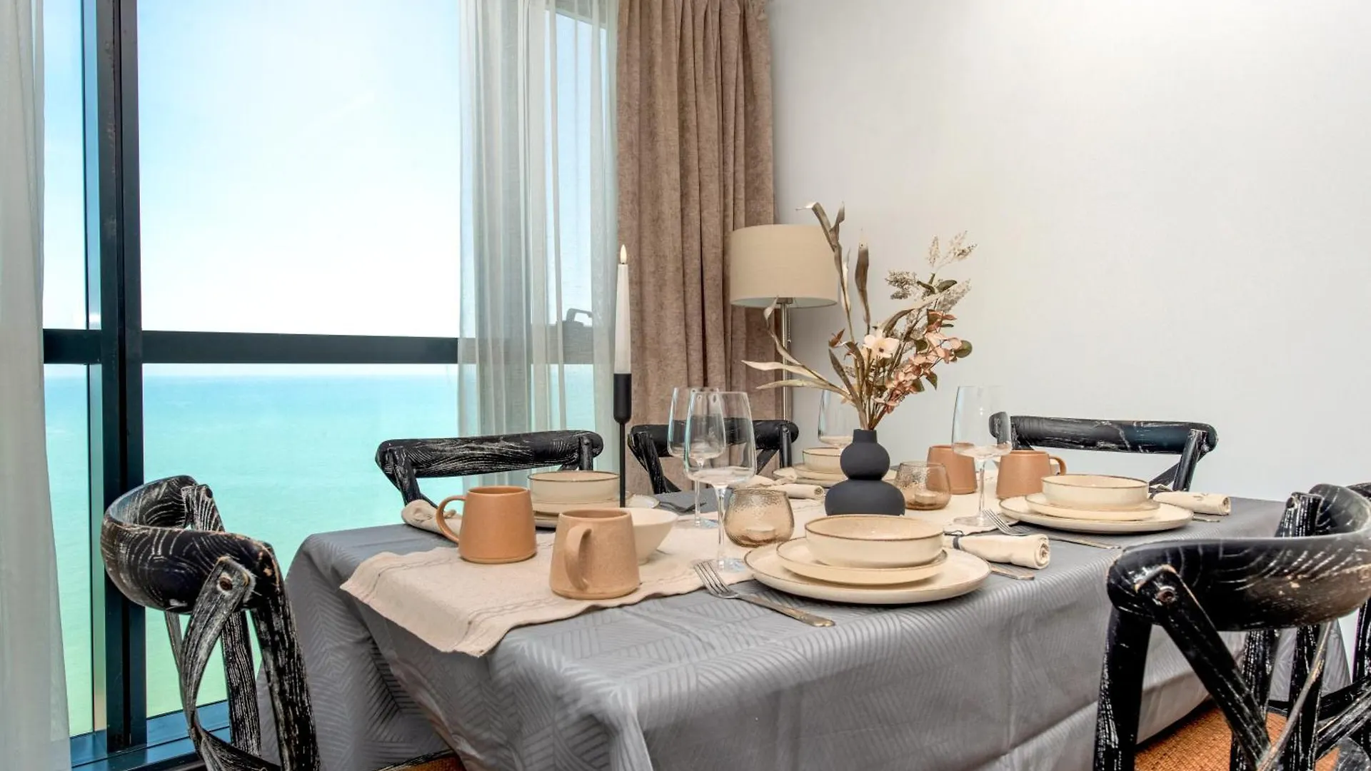 Coastal Oasis - Sea View Porta Batumi 2 Bedroom Apartment 0*,  Gruzie