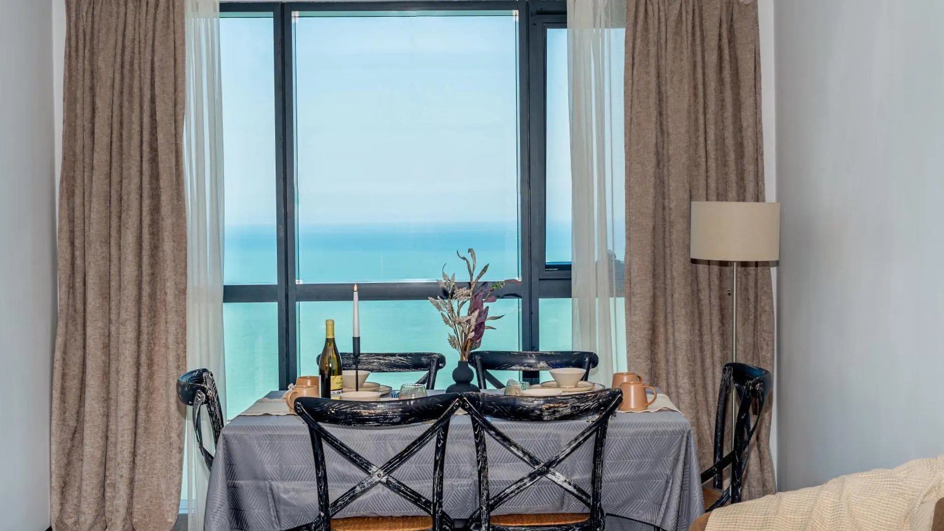Coastal Oasis - Sea View Porta Batumi 2 Bedroom Apartment 0*,  Gruzie