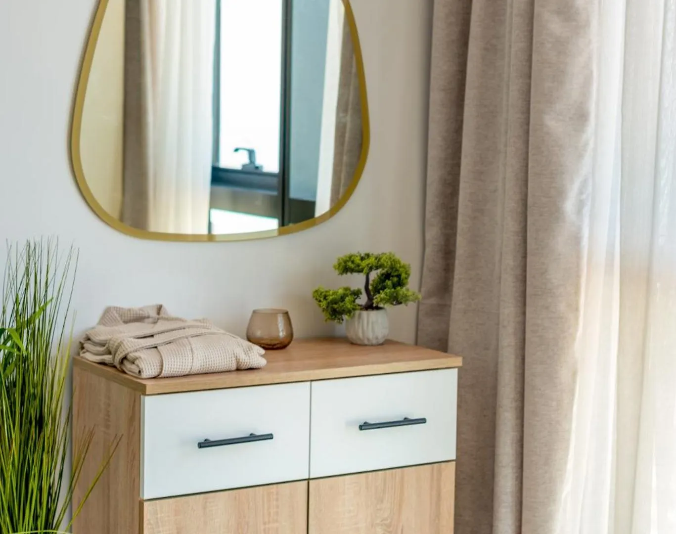 Coastal Oasis - Sea View Porta Batumi 2 Bedroom Apartment 0*,